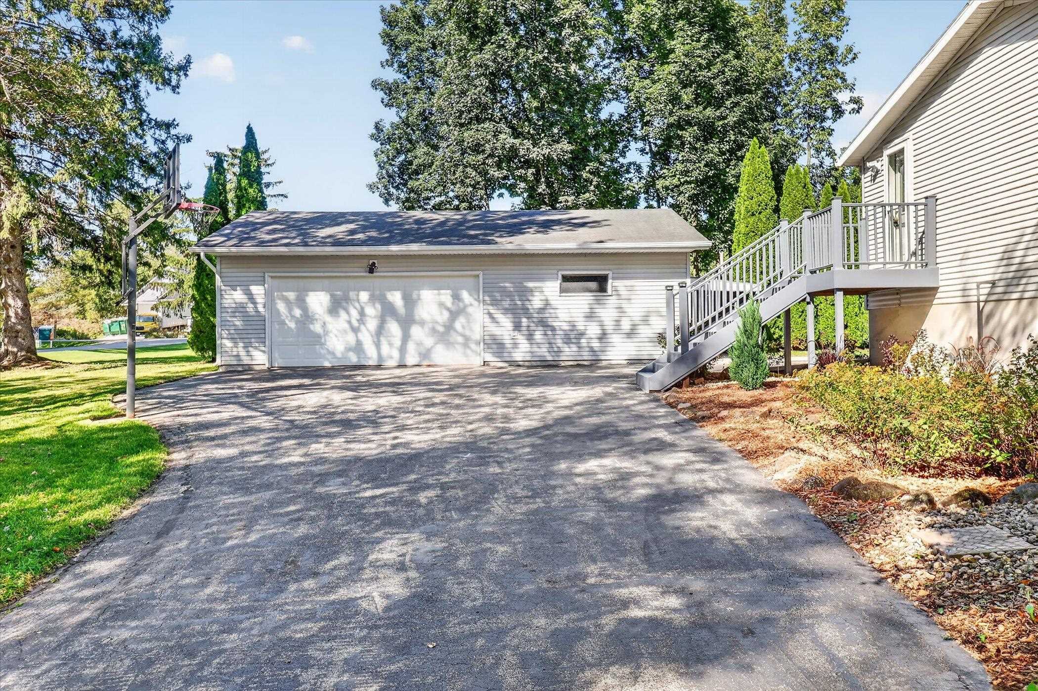 W2506 Circle Drive