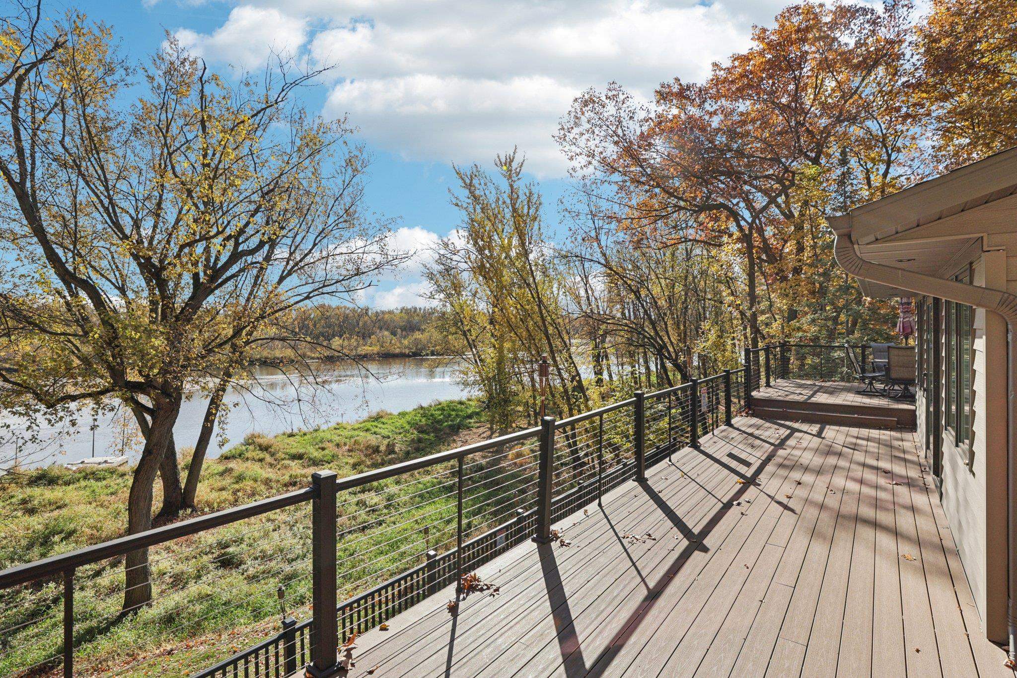 Portage, Wisconsin 53901, United States, 5 Bedrooms Bedrooms, ,5 BathroomsBathrooms,Residential,Active,243669