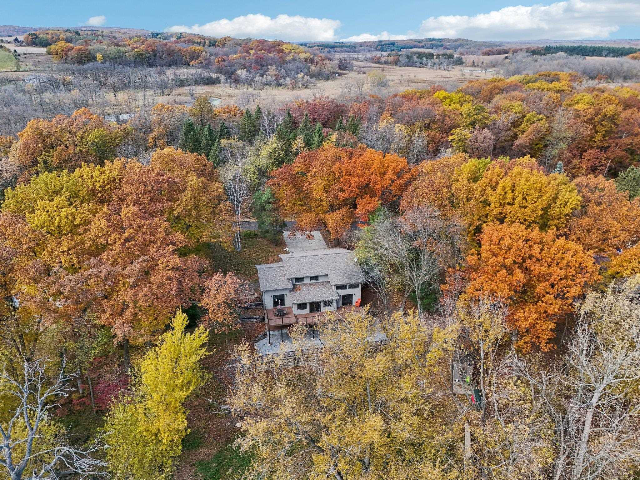 Portage, Wisconsin 53901, United States, 5 Bedrooms Bedrooms, ,5 BathroomsBathrooms,Residential,Active,243669