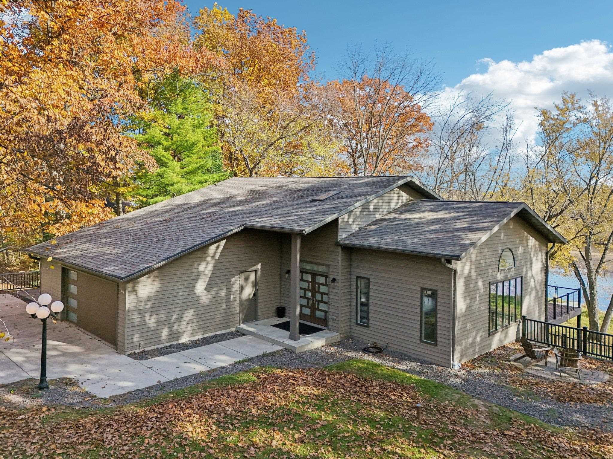 Portage, Wisconsin 53901, United States, 5 Bedrooms Bedrooms, ,5 BathroomsBathrooms,Residential,Active,243669