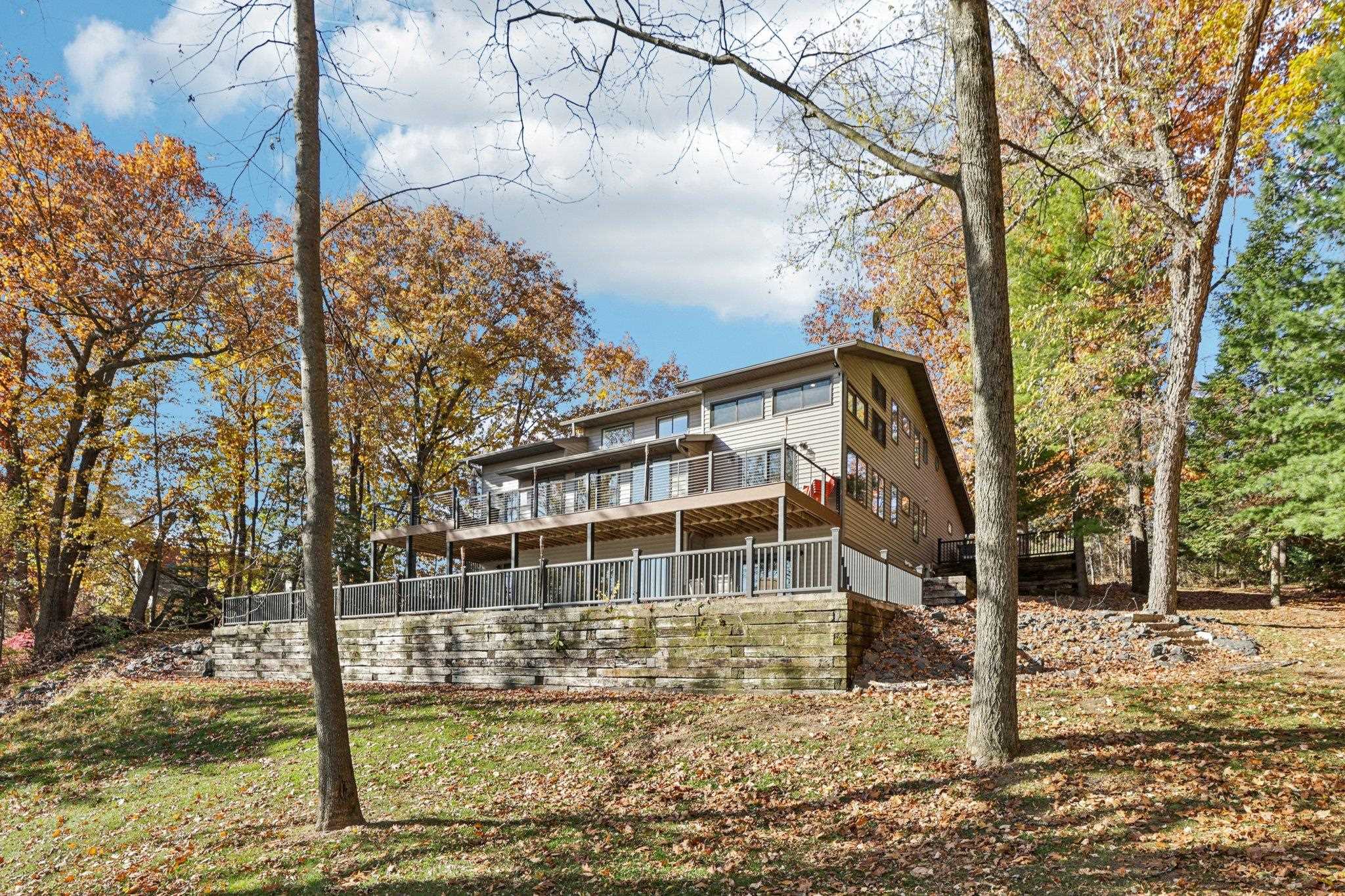 Portage, Wisconsin 53901, United States, 5 Bedrooms Bedrooms, ,5 BathroomsBathrooms,Residential,Active,243669