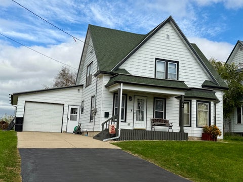 Photo of 704 dodgeville Street, Highland, WI 53543 (MLS # 2034672)