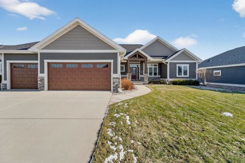 Photo of 810 Lynn Street, Waunakee, WI 53597 (MLS # 2015976)