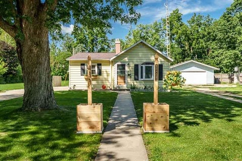 Photo of 411 S Madison Street, Evansville, WI 53536 (MLS # 2030283)
