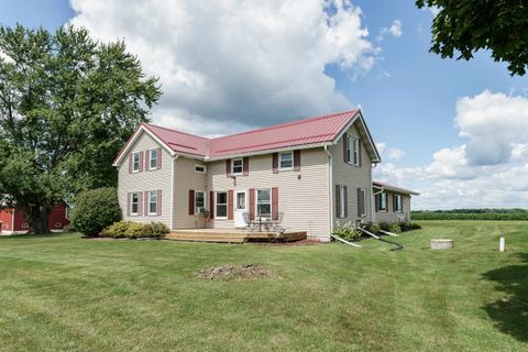 Photo of 722 Maple Grove Road, Edgerton, WI 53534 (MLS # 2007963)