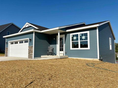 Photo of 1510 Wedgewood Drive, Watertown, WI 53098 (MLS # 2010091)