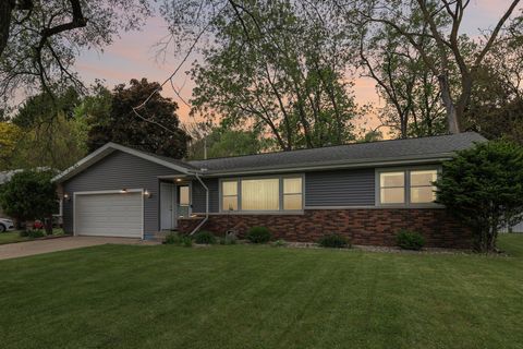 Photo of 105 W Slifer Street, Portage, WI 53901 (MLS # 2024248)