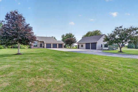 Photo of 5542 E L T Townline Road, Beloit, WI 53511 (MLS # 2026758)