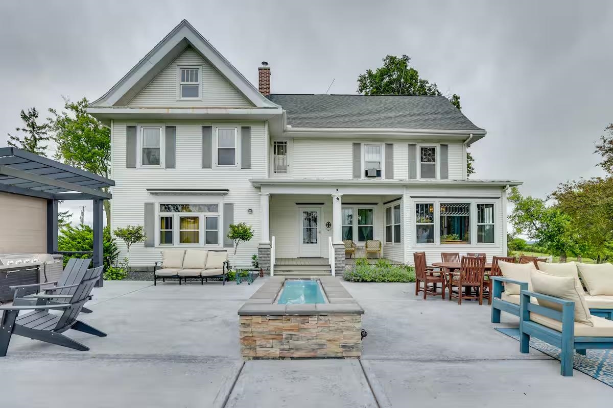 2749 Town Hall Rd