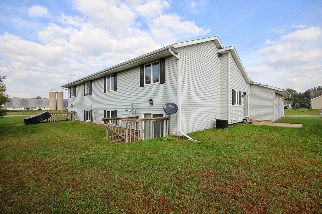 100A-100B Thomas Place