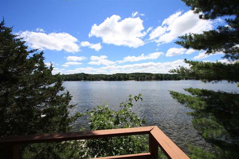 674 E Hiawatha Drive, Wisconsin Dells, WI 53965 - #: 1995139
