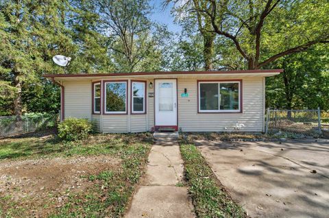 Photo of 409 W Bridge Street, Mazomanie, WI 53560 (MLS # 2009915)
