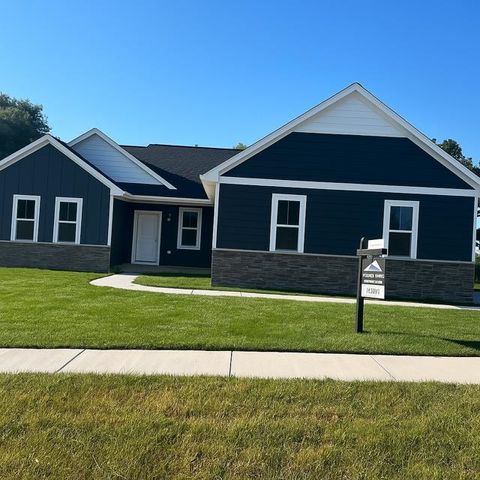 Photo of 190 Deerrun Drive, Fall River, WI 53932 (MLS # 2020053)