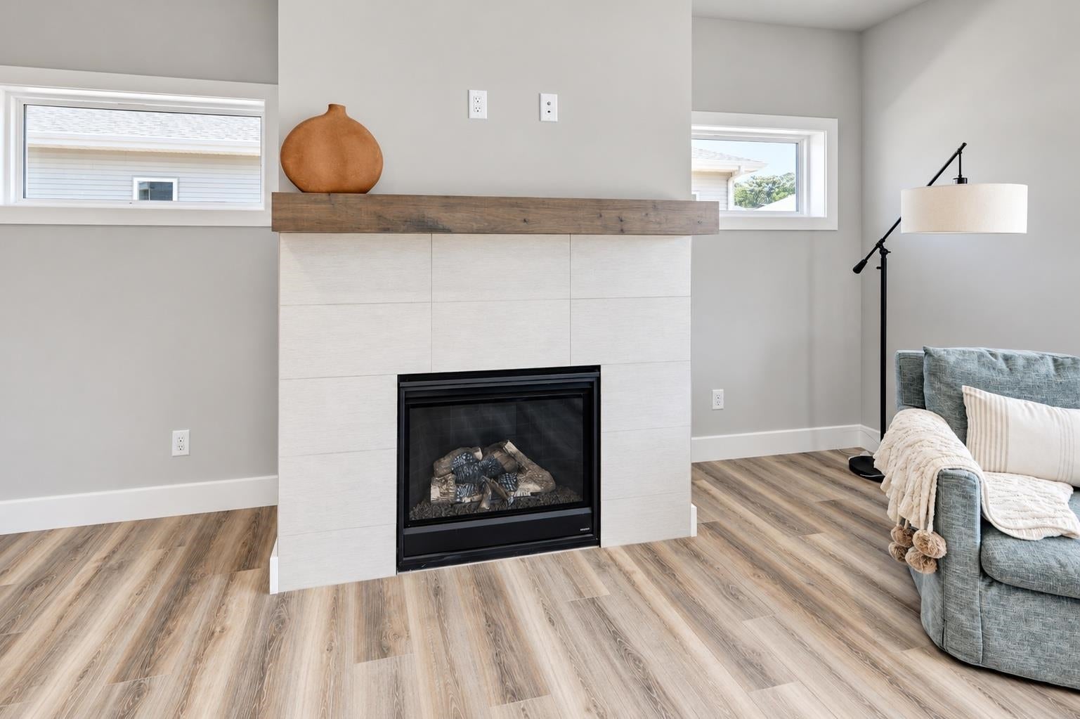 4064 whistle rock Circle