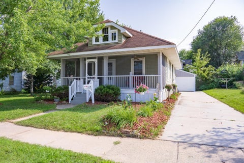 Photo of 610 Mansion Street, Mauston, WI 53948 (MLS # 2030503)