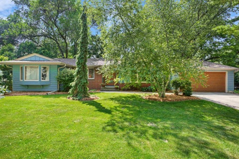 Photo of 322 Robin Parkway, Madison, WI 53705 (MLS # 2028305)