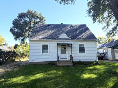 Photo of 1961 S Glen Avenue, Beloit, WI 53511 (MLS # 2034840)