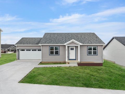 Photo of 342 Wild Rose Way, Stoughton, WI 53589 (MLS # 2012669)