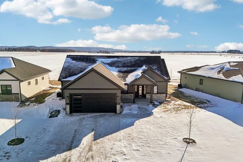 Photo of 248 Falcon Court, Sauk City, WI 53583 (MLS # 2016103)