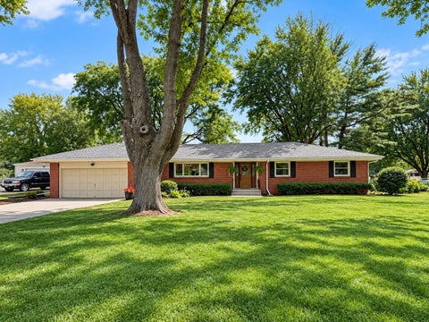 Photo of 826 E Post Road, Beloit, WI 53511 (MLS # 2032405)