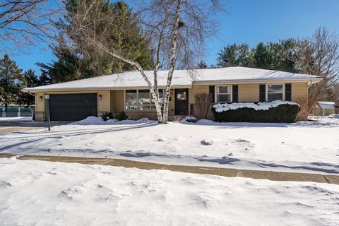 Photo of 2910 Rutledge Avenue, Janesville, WI 53545 (MLS # 2015483)