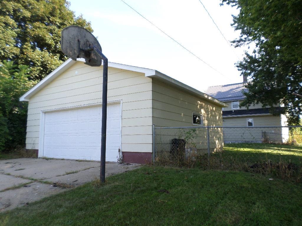 310 W Nott Street