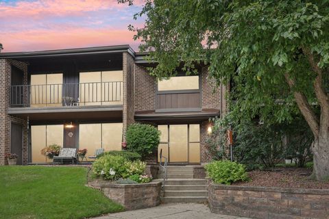 Photo of 3108 Creek View Drive 7 #7, Middleton, WI 53562 (MLS # 2014584)