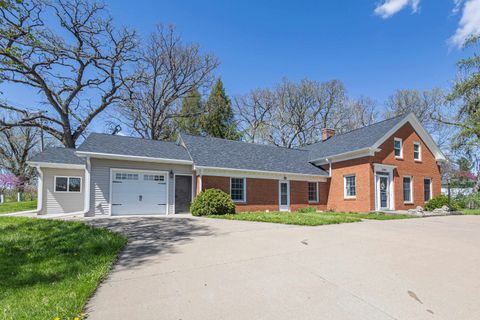 Photo of 1290 Perry Street, Platteville, WI 53818 (MLS # 2021731)