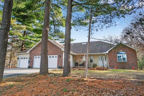 Photo of N806 Club Circle Drive, Prairie Du Sac, WI 53578 (MLS # 2017723)