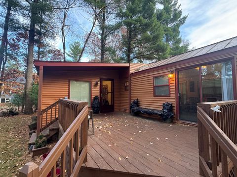 Photo of 140 Lake Shore Drive, Wisconsin Dells, WI 53965 (MLS # 2011723)