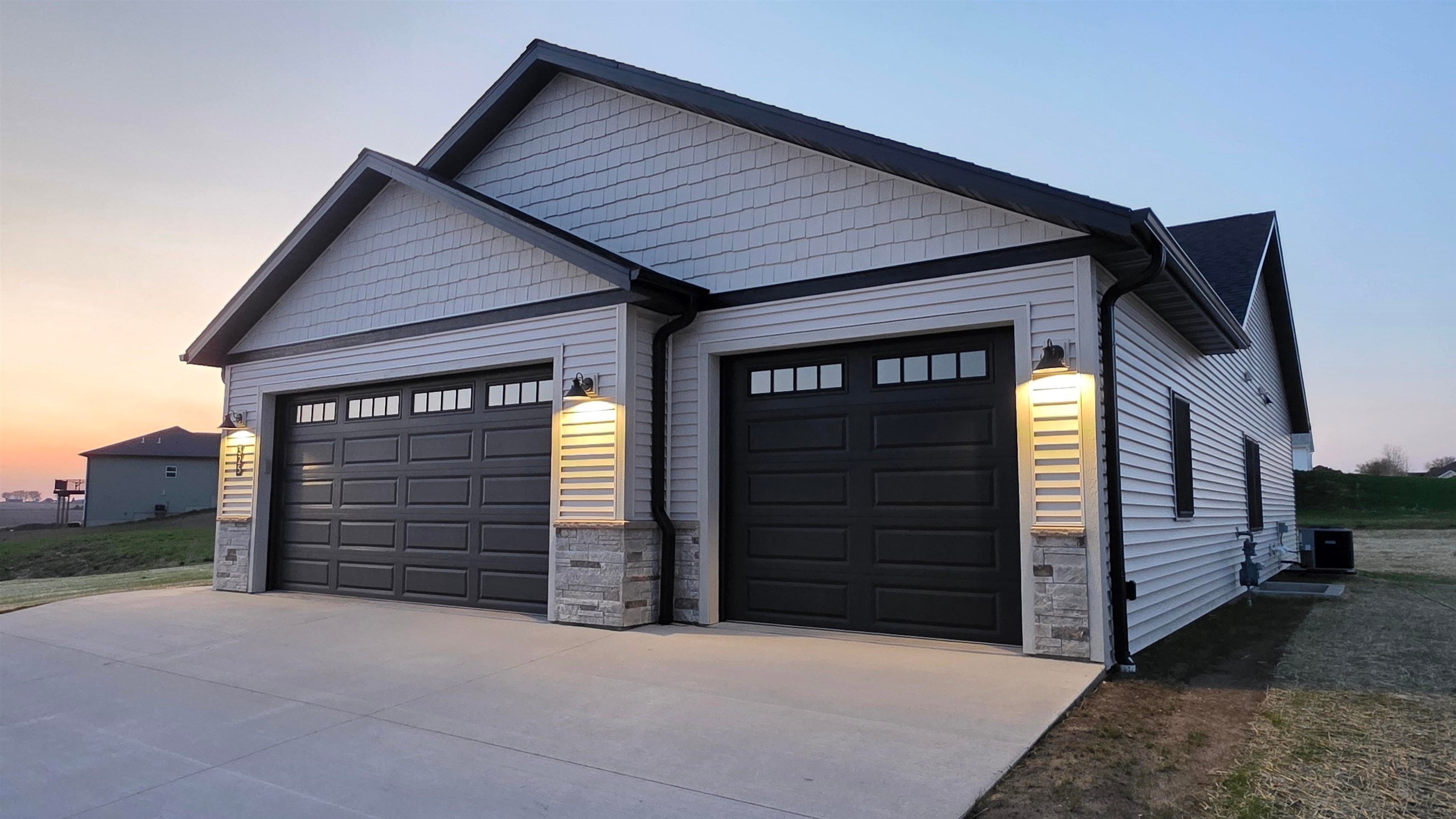 325 Model Road