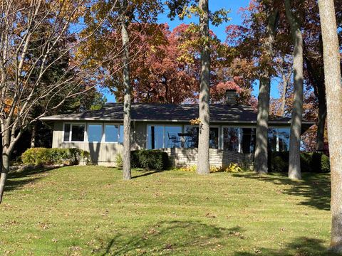 Photo of N5667 Lac Verde Circle, Green Lake, WI 54941 (MLS # 2014040)