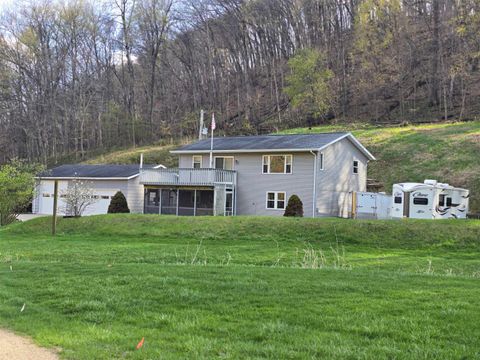 Photo of 4811 Lynn Hollow Lane, Potosi, WI 53820 (MLS # 2021165)