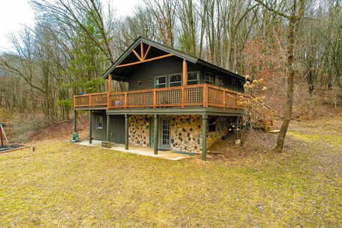 Photo of W10448 Whippoorwill Lane, Elroy, WI 53929 (MLS # 2018241)