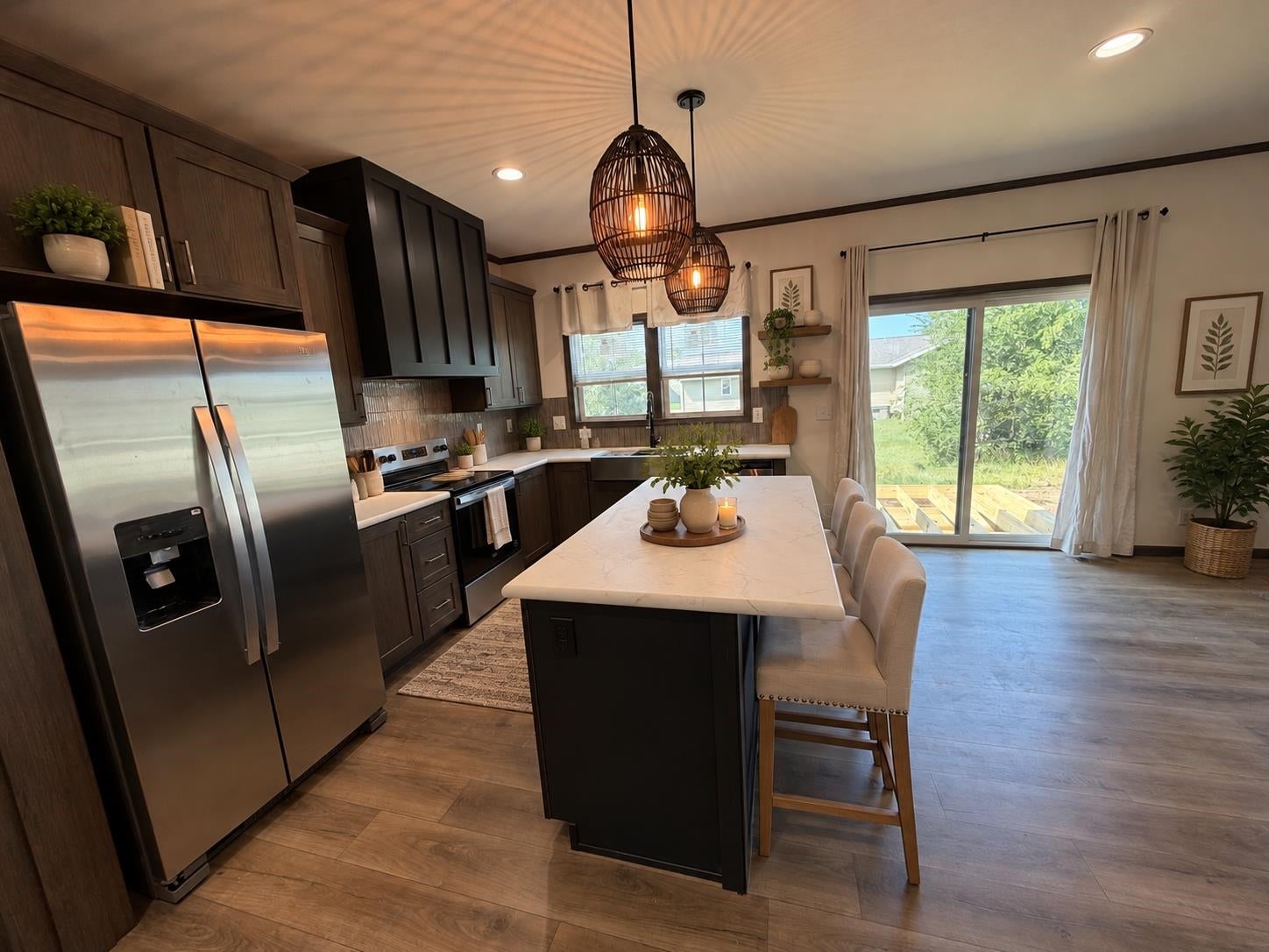 401 E 11th Avenue - Photo 2