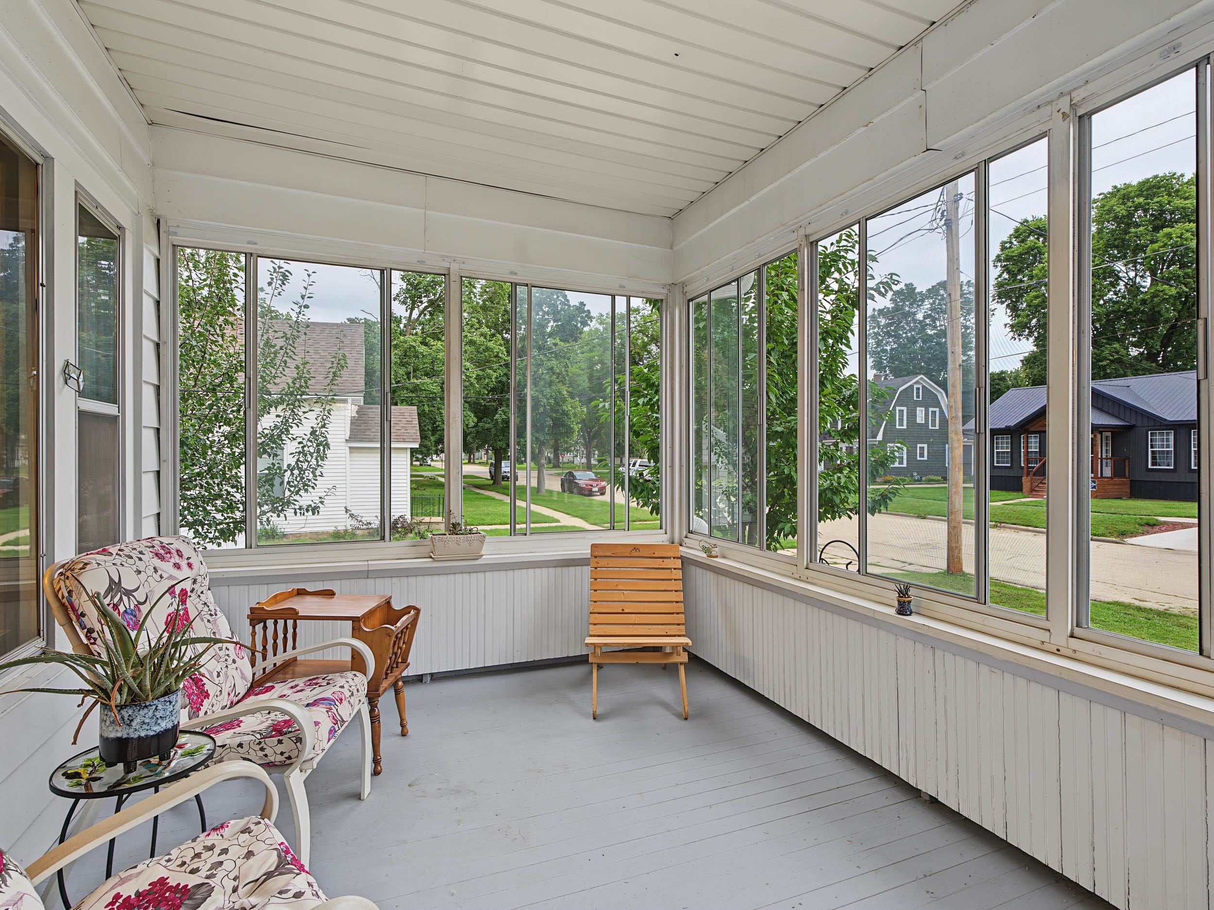 807 E 3rd Avenue - Photo 2
