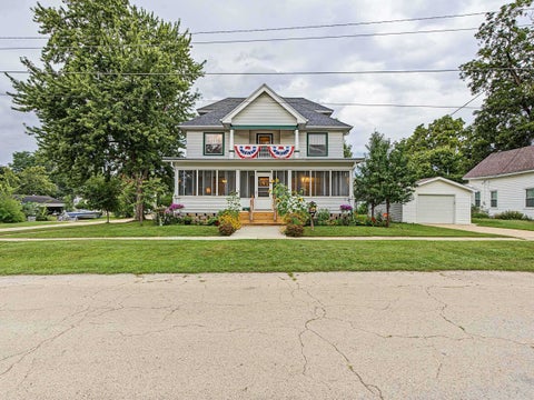 Photo of 807 E 3rd Avenue, Brodhead, WI 53520 (MLS # 2030568)