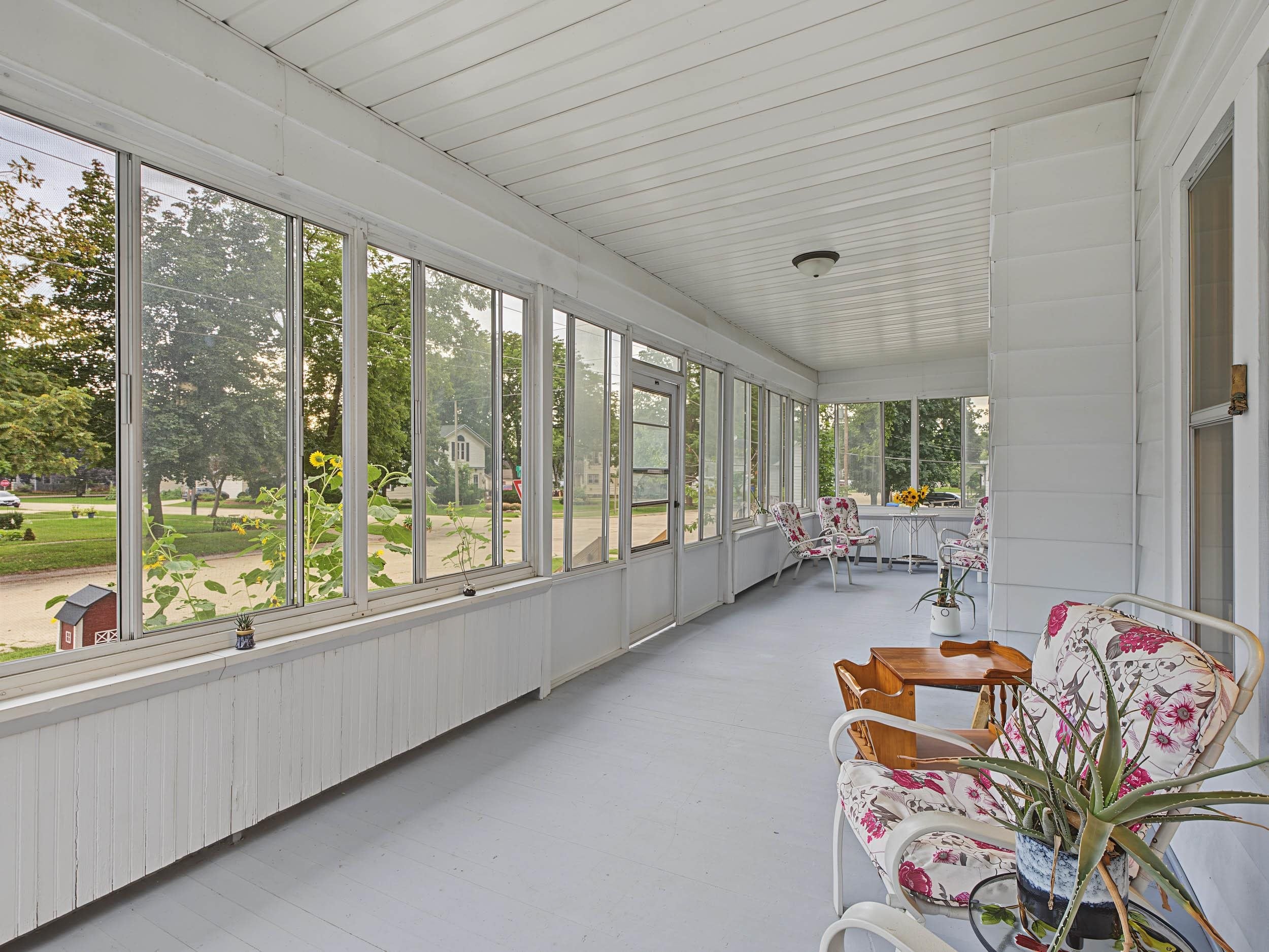 807 E 3rd Avenue - Photo 3