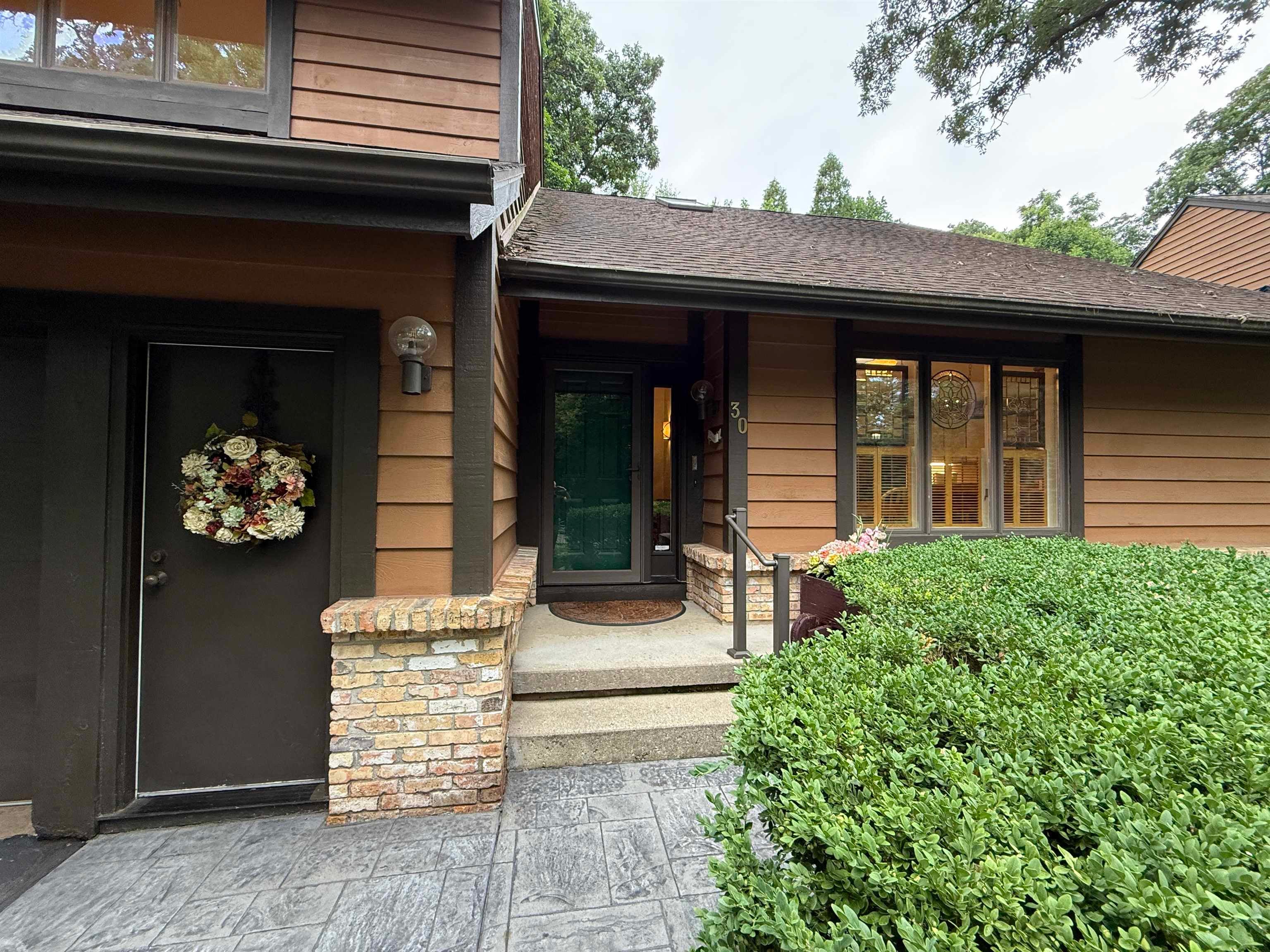 30 Shadowwood Court