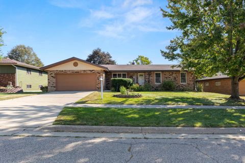 Photo of 1414 Camelot Drive, Janesville, WI 53548 (MLS # 2010207)
