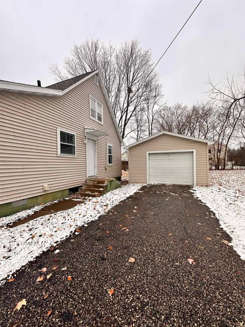 Tiny photo for 809 E State Street, Mauston, WI 53948 (MLS # 2013125)