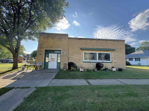 Photo of 605 E 4th Avenue, Brodhead, WI 53520 (MLS # 2010785)