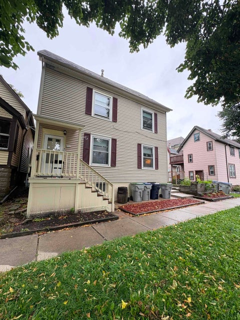 Photo of 2565 N Weil Street, Milwaukee, WI 53212 (MLS # 2033089)
