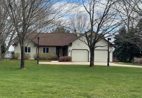 Photo of W5092 N Osprey Drive, New Lisbon, WI 53950 (MLS # 2021320)