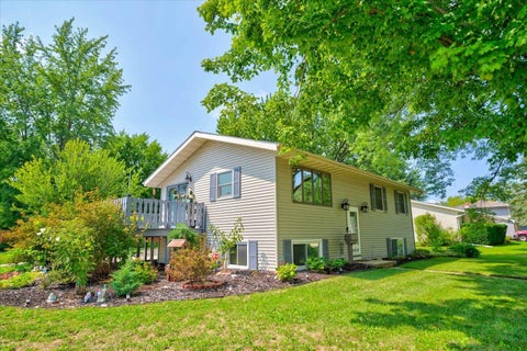Photo of 908 Shirley Street, Stoughton, WI 53589 (MLS # 2034917)