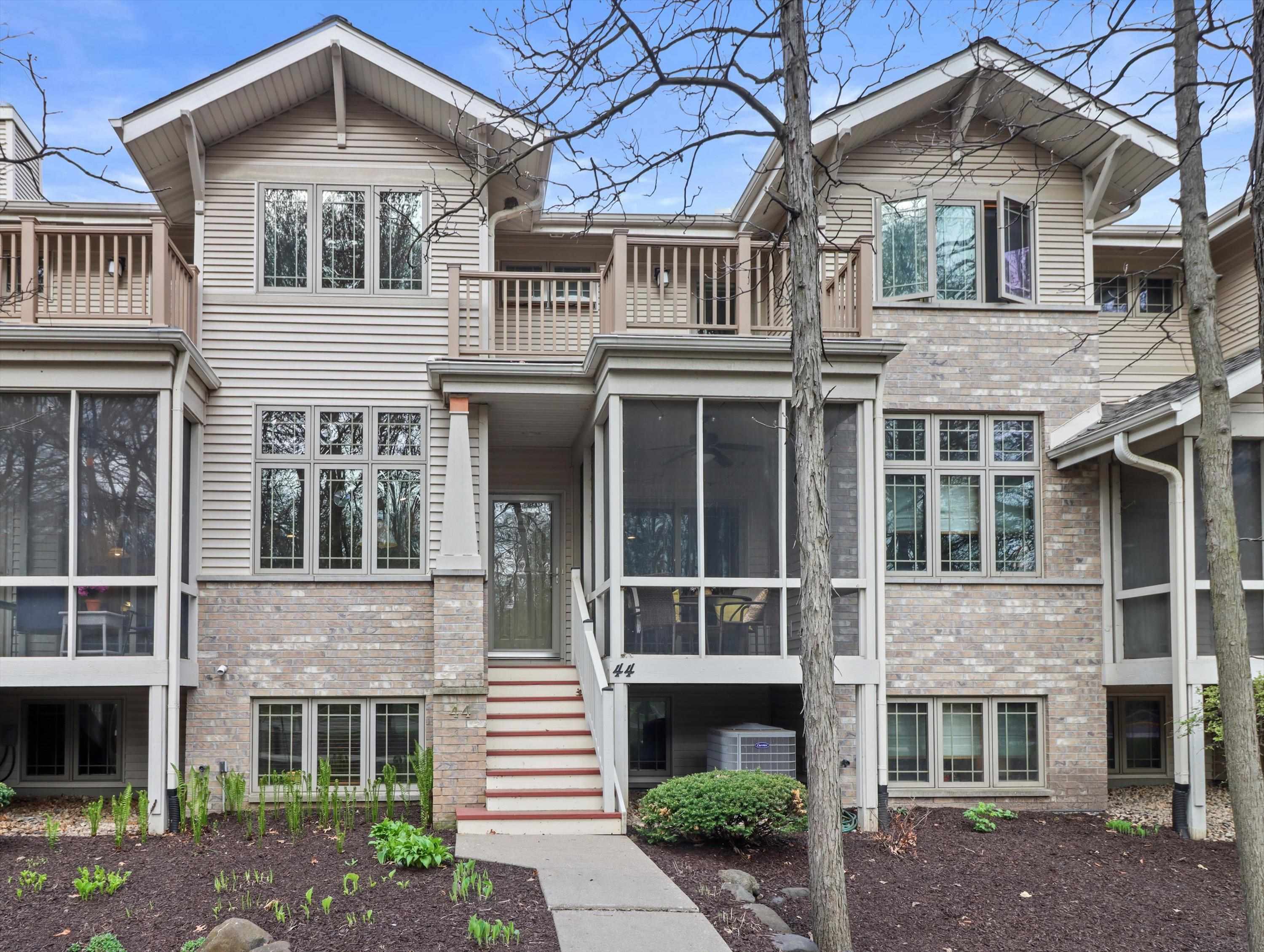 44 Wood Brook Way