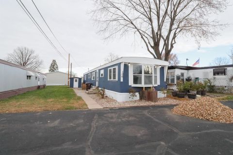 Tiny photo for 1025 Oak Avenue, Onalaska, WI 54650 (MLS # 2012531)