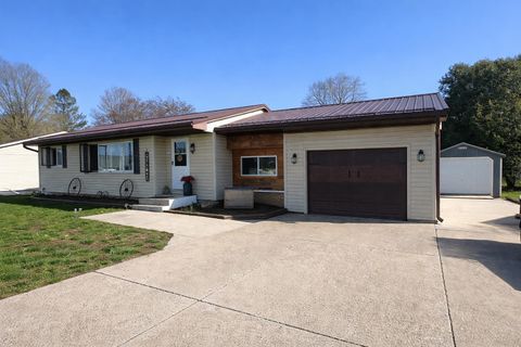 Photo of 5459 E Oak Street, Boscobel, WI 53805 (MLS # 2021090)