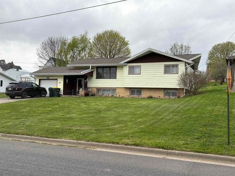 519 MIll Street, Bloomington, WI 53804 - #: 1998489