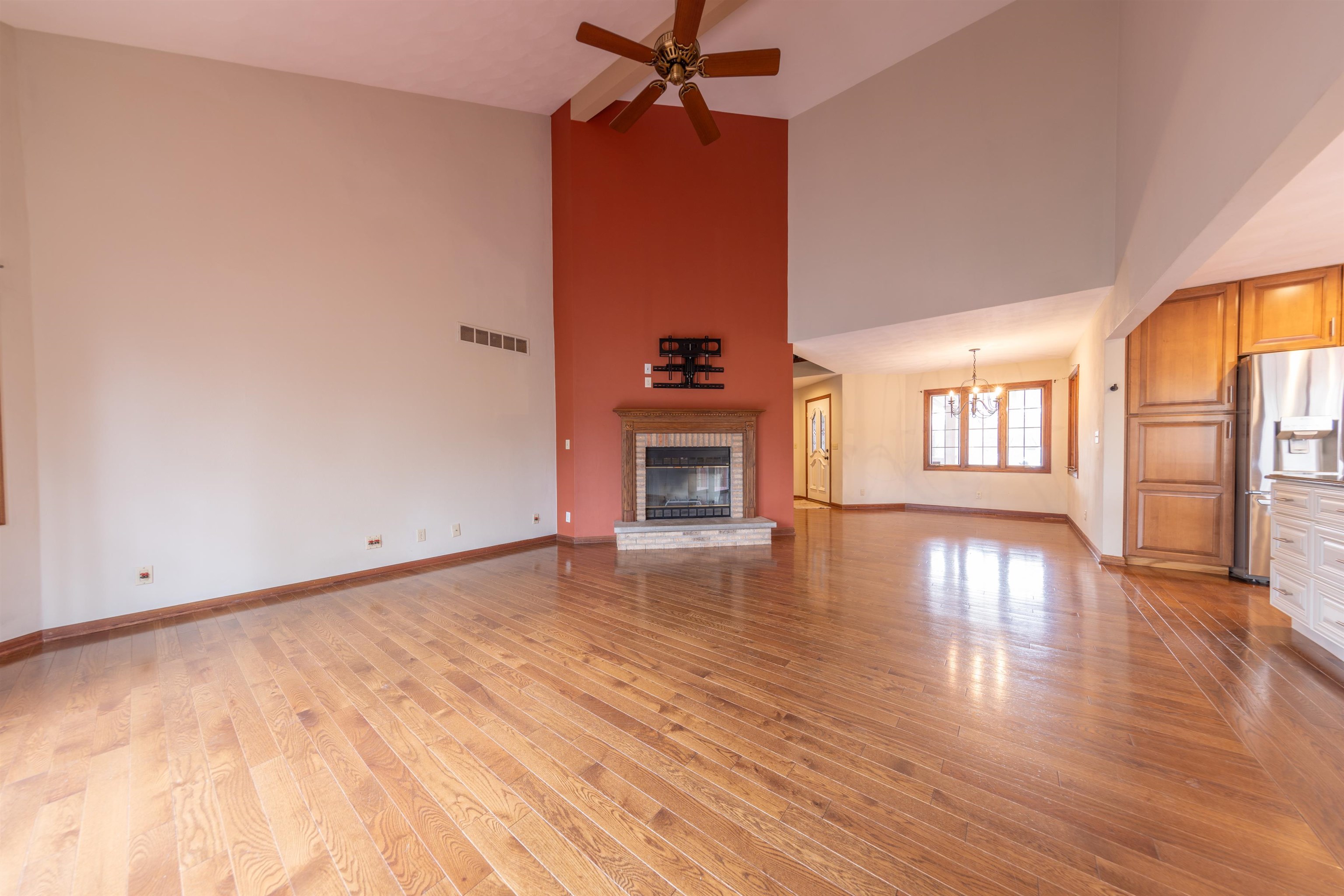 2426 W Juniper Ridge Court